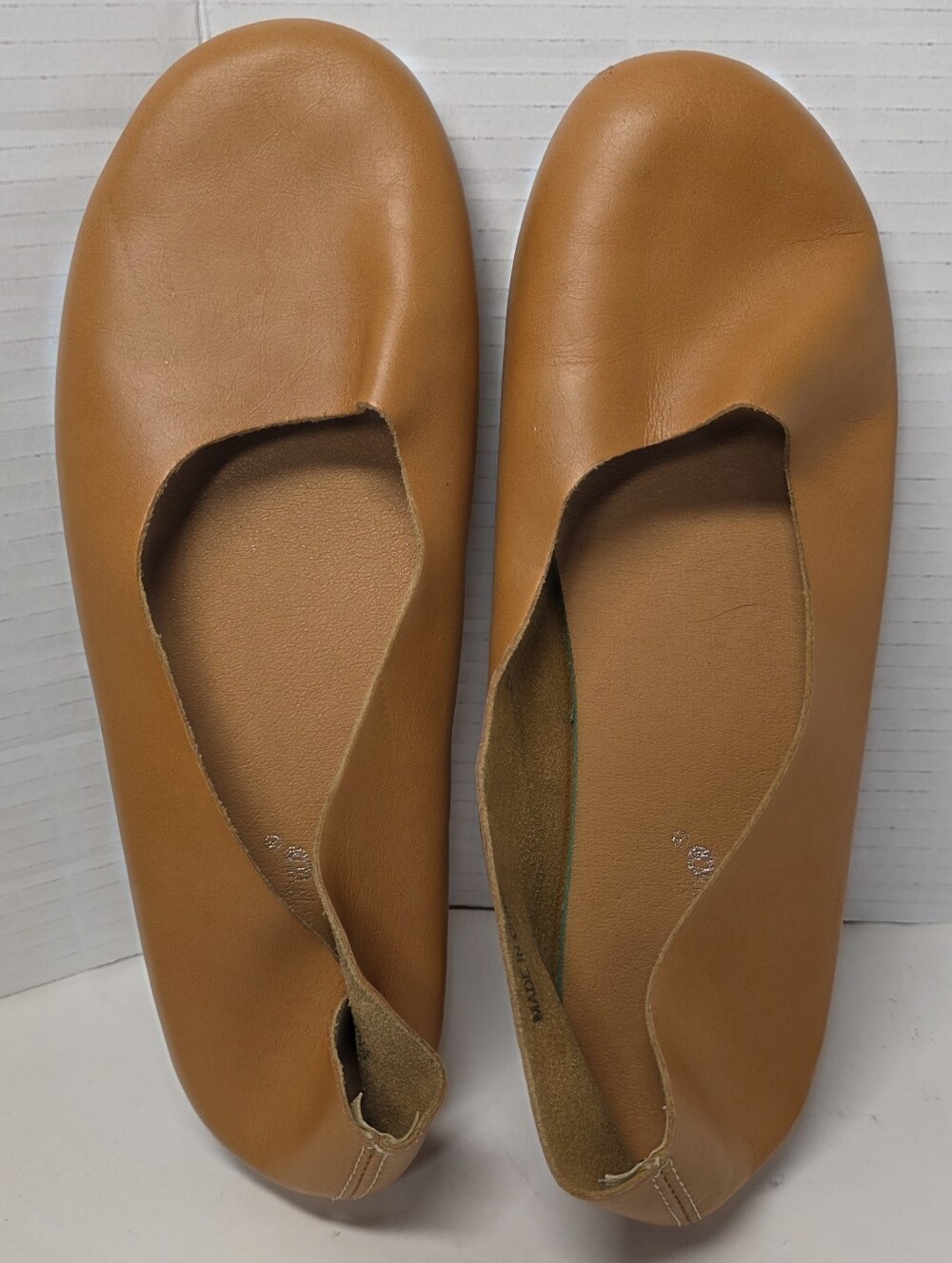 Kunsto Tan Flats Sz 8